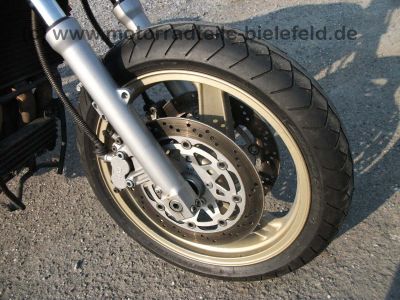 Kawasaki_GPZ900R_grau_goldene_Felgen_ZX900A_ZX900_GPZ_750_900_1000_GPZ750_GPZ900_R_RX_750R_900R_ZX10_46.jpg