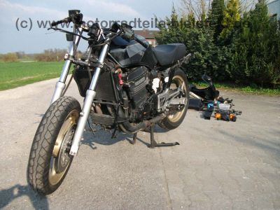 Kawasaki_GPZ900R_grau_goldene_Felgen_ZX900A_ZX900_GPZ_750_900_1000_GPZ750_GPZ900_R_RX_750R_900R_ZX10_63.jpg