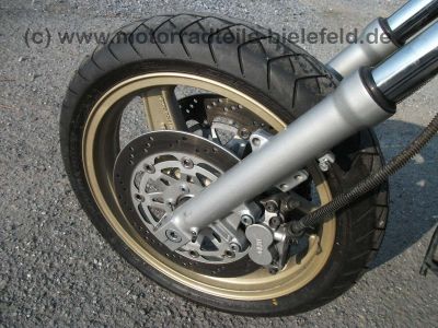 Kawasaki_GPZ900R_grau_goldene_Felgen_ZX900A_ZX900_GPZ_750_900_1000_GPZ750_GPZ900_R_RX_750R_900R_ZX10_82.jpg