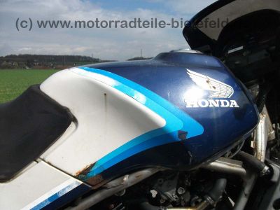 Honda_VF400F_blau_NC13_VF_400_500_700_750_Interceptor_10.jpg