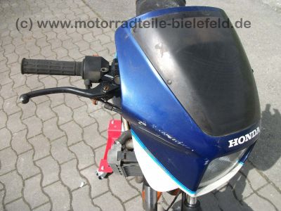 Honda_VF400F_blau_NC13_VF_400_500_700_750_Interceptor_20.jpg