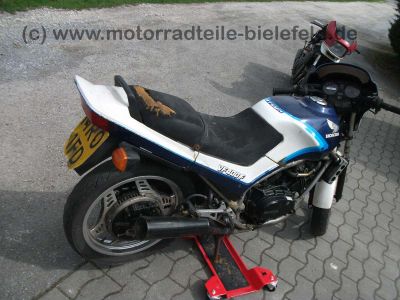 Honda_VF400F_blau_NC13_VF_400_500_700_750_Interceptor_4.jpg