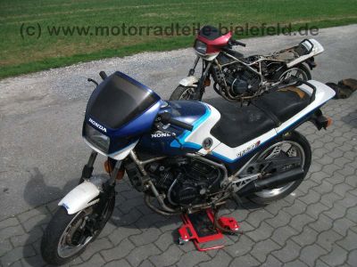 Honda_VF400F_rot_Unfall_NC13_VF_400_500_700_750_F_C_Magna_Sabre_Interceptor_2.jpg