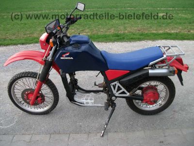 Honda_XLV750R_RD01_blauer_Tank_XLV_VT_750_XLV750_VT750_R_C_750R_65.jpg