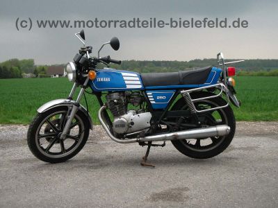 Yamaha_XS250_blau_Typ_1U5_XS_RD_250_360_400_XS360_XS400_SE_1.jpg