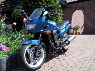 Kawasaki_GPZ1100_ZXT10_E_ZXT_10_E_Superbike_wie_GPZ_ZZR_1100_D_E_ZZR1100_47.jpg