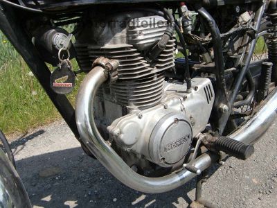 Honda_CB_250G_schwarz_KONI_braune_Sitzbank_Motor_CJ_250T_43.jpg