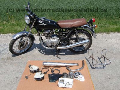 Honda_CB_250G_schwarz_KONI_braune_Sitzbank_Motor_CJ_250T_5.jpg
