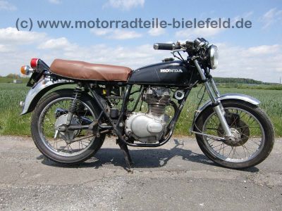 Honda_CB_250G_schwarz_KONI_braune_Sitzbank_Motor_CJ_250T_62.jpg