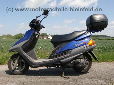 Yamaha_CygnusR_125_blau_GIVI_Typ_4NB_wie_MBK_FlameR_Flame_Cygnus_R1.jpg
