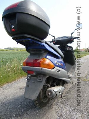 Yamaha_CygnusR_125_blau_GIVI_Typ_4NB_wie_MBK_FlameR_Flame_Cygnus_R40.jpg