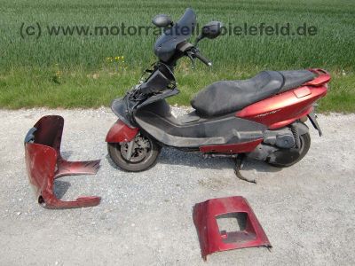 Yamaha_YP125_Majesty_rot_SE02_wie_MBK_Skyliner_YP_XC_125_R_D_125D_125R_5.jpg