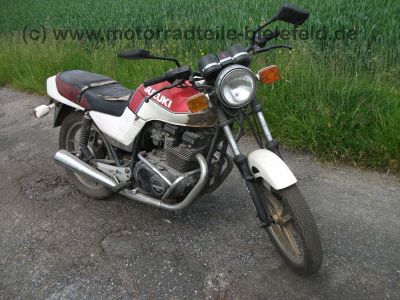 Suzuki_GSX400E_GK53C_weissrot_GS_GSX_250_400_GSX250_GSX400_E_250E_400E_GS25x_GS40x_GK_53_C_43_.jpg