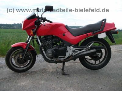Suzuki_GSX550ES_GN71D_GSX550_GSX_550E_550ES_550EF_500_550_600_750_E_ES_EF_feuerwehrrot_1_.jpg