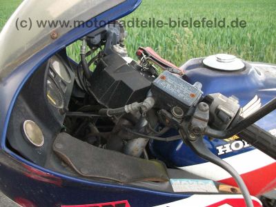 Honda_VF500F2_PC12_VF_400_500_700_750_VF400_VF500_VF700_VF750_F_F2_fast_neuer_Auspuff_61_.jpg