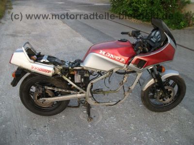 Honda_VF1000F_SC15_silberrot_ohne_Motor_VF1000_VF_1000_1100_F_F2_C_1000F_1000F2_1100C_41_.jpg