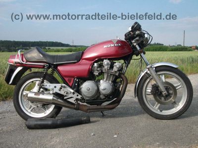 Honda_CB_750K_RC01_rot_EXTRAS_Sebring_Gimbel_Giuliari_Tarozzi_Koni_Lucas_650_900_Boldor_28.jpg