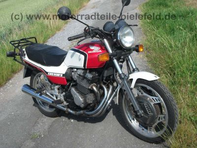 Honda_CBX_550F_PC04_HB_Gepaeckbruecke_CBX_550F2_CBX550_F_F2_Auspuff_1a_Anlasser_neu_49.jpg