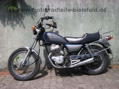 Honda_CM_250C_Custom_silberblau_MC06_CM_125_185_200_250_400_450_CM125_CM250_C_T_125C_250C_MC01_NC01_1.jpg