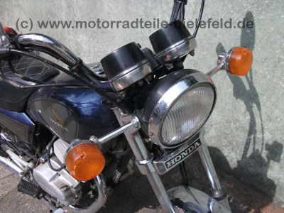 Honda_CM_250C_Custom_silberblau_MC06_CM_125_185_200_250_400_450_CM125_CM250_C_T_125C_250C_MC01_NC01_53.jpg