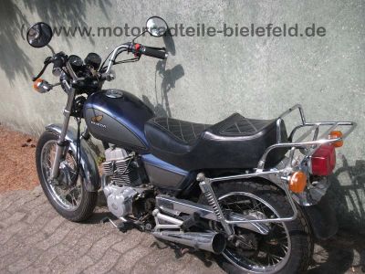 Honda_CM_250C_Custom_silberblau_MC06_CM_125_185_200_250_400_450_CM125_CM250_C_T_125C_250C_MC01_NC01_6.jpg