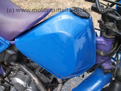 Suzuki_DR125SE_SF44A_blau_2x_Zylinderkopf_DR_GN_GZ_125_S_SE_125S_125SE_SF_43_44_SF43_SF44_A_B_43B_44A_GN125_GZ125_52.jpg