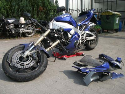 Yamaha_YZF_1000_R1_RN04_Crash_YZF1000_wie_RN01_750_600_R6_R7_6.jpg