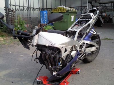 Yamaha_YZF_1000_R1_RN04_Crash_YZF1000_wie_RN01_750_600_R6_R7_81.jpg