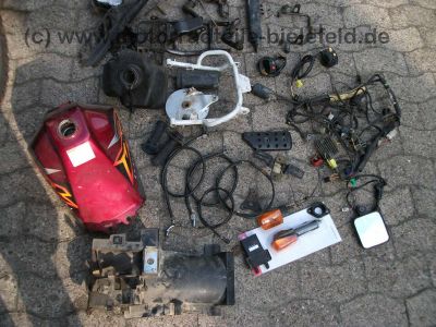 Suzuki_DR_125_SE_SF44A_grau_schwarz_EZ_2000_wie_DR_GN_GZ_125_DR125_GN125_GZ125_S_SE_125SE_125S_10.jpg