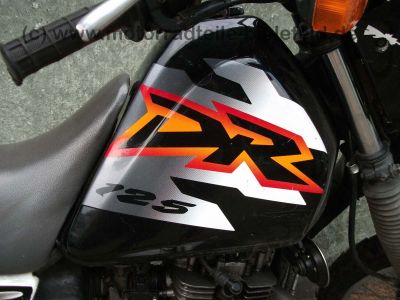 Suzuki_DR_125_SE_SF44A_grau_schwarz_EZ_2000_wie_DR_GN_GZ_125_DR125_GN125_GZ125_S_SE_125SE_125S_68.jpg