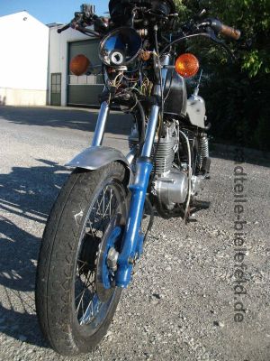 Suzuki_GN_400_GN400_silber_Ratte_Bobber_Chopper_wie_GN_DR_125_250_400_GN250_DR400_SP370_SP_370_93.jpg