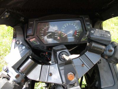 Kawasaki_GPX_750R_GPX750_GPX750R_GPZ_ZX_750_600_A_F_R_750A_750F_ZX750F_Motorschaden_34.jpg