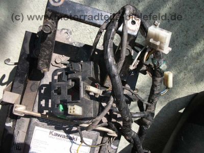Kawasaki_GPX_750R_GPX750_GPX750R_GPZ_ZX_750_600_A_F_R_750A_750F_ZX750F_Restteile_Teile_41.jpg
