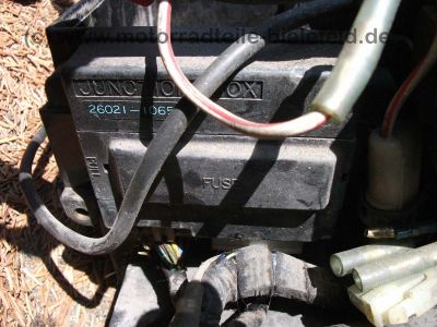 Kawasaki_GPX_750R_GPX750_GPX750R_GPZ_ZX_750_600_A_F_R_750A_750F_ZX750F_Restteile_Teile_44.jpg