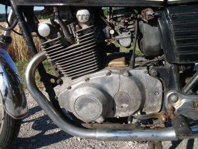 Suzuki_GS_450_D_schwarz_wie_GS_400_450_GS450_GS400_B_C_D_E_L_450L_450D_GS450D_20.jpg