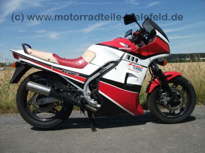 Honda_VF_500_F_500F_PC12_rot_weiss_Keim_Verkleidung_Giuliari_Sitzbank_VF500_VF400_400_F_F2_500F_550F2_VF500F_VF500F2_48.jpg