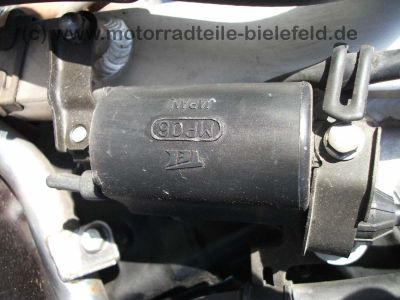 Honda_VFR_750_F_750F_VFR750F_rot_RC24_wie_RC36_VF_VFR_400_500_700_750_F_S_C_133.jpg