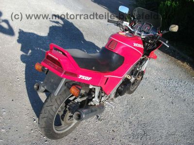 Honda_VFR_750_F_750F_VFR750F_rot_RC24_wie_RC36_VF_VFR_400_500_700_750_F_S_C_42.jpg