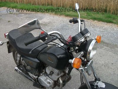 Honda_CM_250C_Chopper_schwarz_MC06_wie_CB_CM_125_185_200_250_400_C_T_N_MC01_NC01_44.jpg