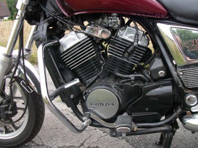 Honda_VT_500C_PC08_rot_HuB_System_Scheibe_Sturzbuegel_wie_VT500_700_750_E_C_PC11_Custom_Shadow__26.jpg