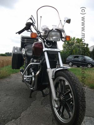 Honda_VT_500C_PC08_rot_HuB_System_Scheibe_Sturzbuegel_wie_VT500_700_750_E_C_PC11_Custom_Shadow__9.jpg