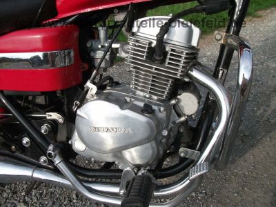 Honda_CA_125_CA125_Rebell_Rebel_rot_Sturzbuegel_Packtaschen_wie_CM_125_CM125_C_125C_59.jpg