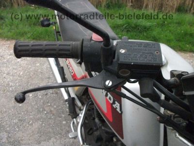 Honda_CB_450N_PC14_20kW_silber_Sturzbuegel_wie_CB_CM_CMX_250_400_450_N_S_49.jpg
