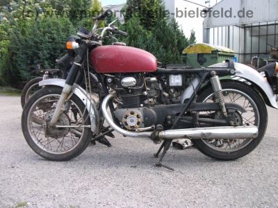Honda_CB_250K4_rot_original_Auspuff_250_CB250_K_K4_B4_250K_250K4_250B4_CB250K_CB250K4_CB250B4_02_1973_4.jpg
