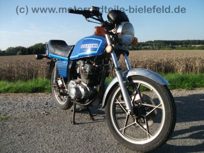 GSX_250E_blau_TOP_Hecktraeger_GS25x__-_GS_GSX_250_400_GSX250_GSX400_E_GSX250E_GSX400E_GS40x_25_40_x_17.jpg