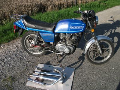 GSX_250E_blau_TOP_Hecktraeger_GS25x__-_GS_GSX_250_400_GSX250_GSX400_E_GSX250E_GSX400E_GS40x_25_40_x_5.jpg