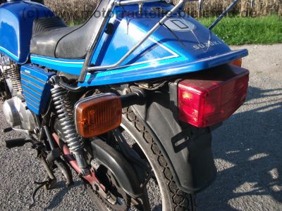 GSX_250E_blau_TOP_Hecktraeger_GS25x__-_GS_GSX_250_400_GSX250_GSX400_E_GSX250E_GSX400E_GS40x_25_40_x_65.jpg