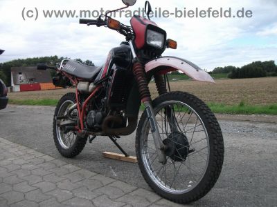 Yamaha_DT_80_LC_37A_schwarzrot_wie_RD_DT_80_RD80_DT80_LC_LC2_LCII_80LC_80LC2_80LCII_53V_42.jpg