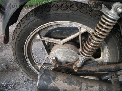 Suzuki_GSX_250E_GS25x_schwarzrot_Wrack_wie_GS_GSX_250_400_GSX250_GSX400_E_GS40x_69.jpg