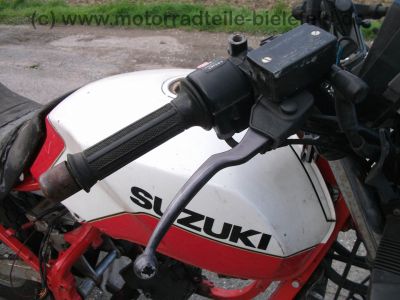 Suzuki_GSX_550EF_rotweiss_Wrack_GN71D_wie_GSX_400_500_550_750_E_ES_EF_112.jpg